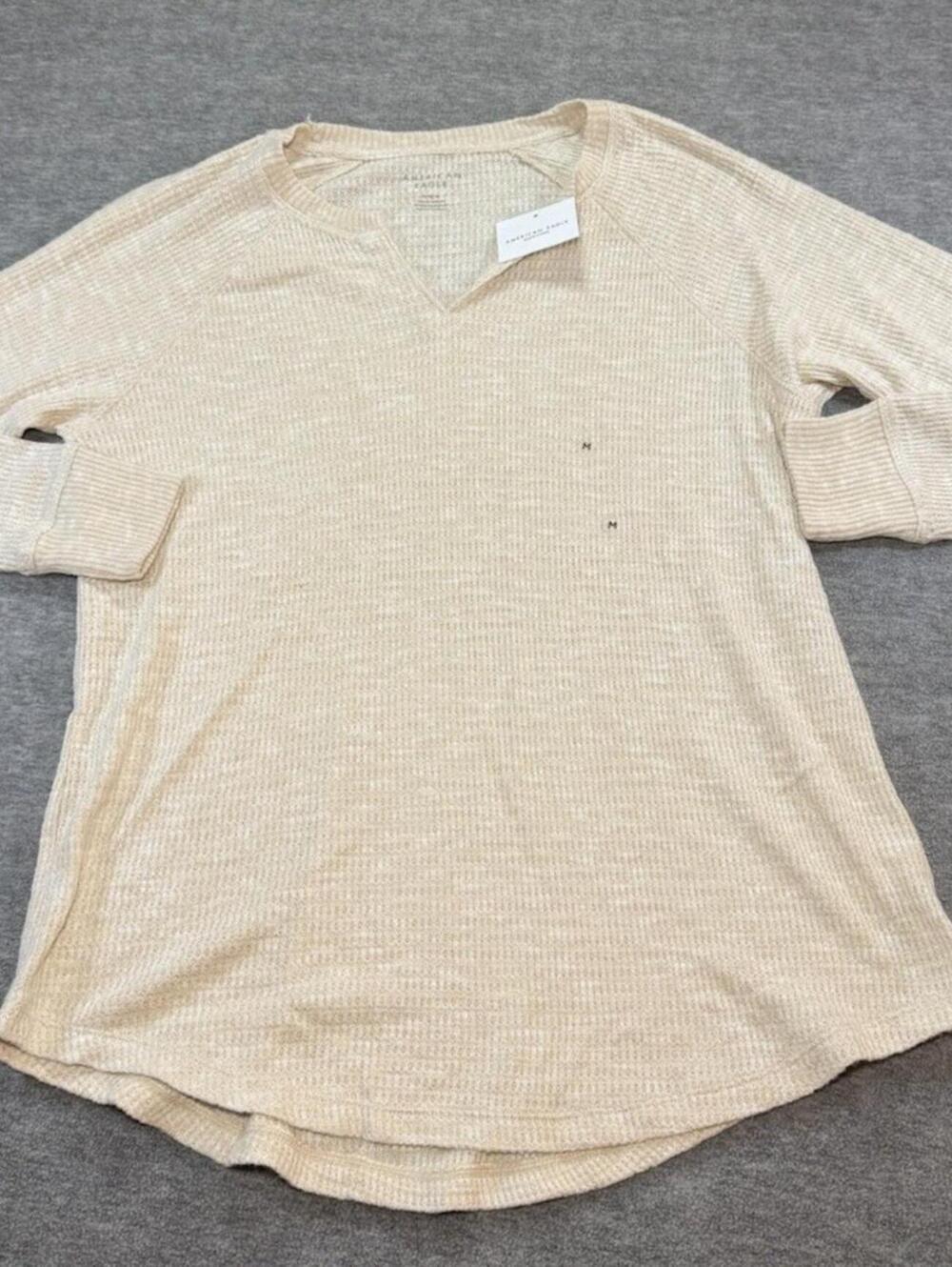 NEW WITH TAGS American Eagle Outfitters Long Sleeve Oversized Sweater-Medium